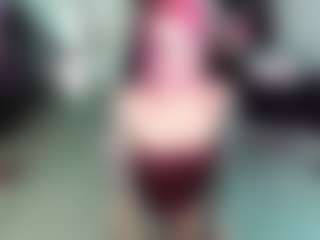 Live cam show with Sallylynn - Plug on xplaylive.com