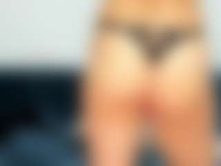 Maria MILF webcam performer live streaming