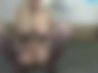 Live cam show with BonnieBotox - Granny Big Tits on CamClone