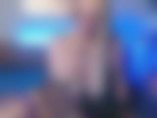 Live cam show with BonnieBotox - Big Ass on Hubzter Live