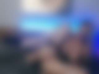 Live cam show with BonnieBotox - Blonde Hair on CamwithHer
