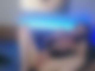 Live cam show with BonnieBotox - Blue Eyes on CamSodaAdn