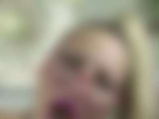Live cam show with BonnieBotox - Granny Dildo on TastyBlacksLive