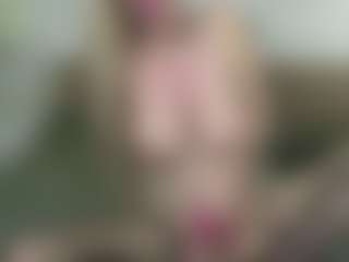 Live cam show with BonnieBotox - Granny Big Tits on instabang