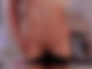 Nia-Benson's Live Sex Cam Show
