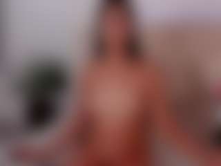 Nia-Benson's Live Sex Cam Show
