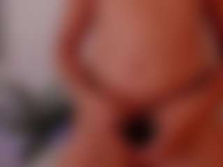 Live cam show with Nia-Benson - Young Adult Teen (18+) on AdultVida.com