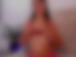Live cam show with Nia-Benson - Deepthroat on xfollow cams