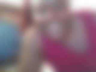 Live cam show with smiley - Cute on madthumbs