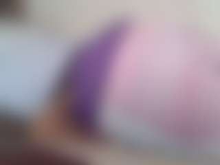 Live cam show with smiley - Cute on madthumbs
