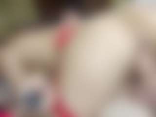 Live cam show with Luna and Mike - Pegging on CamSextacy
