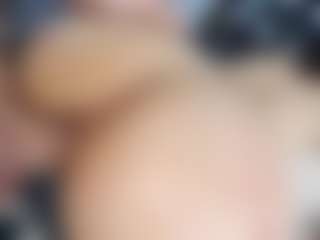 Live cam show with Luna and Mike - Sexwebcam MILF on livesuperchat.net