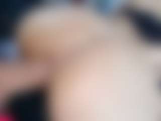 Live cam show with Luna and Mike - Muscle on Camiplay Live