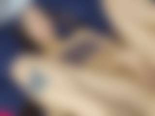 Live cam show with Luna and Mike - Gamer MILF on Soda Cam