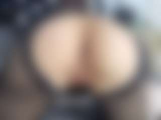 Live cam show with Luna and Mike - Blowjob on Camsoda