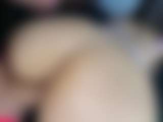 Live cam show with Luna and Mike - Tease MILF on Latina Girls