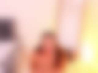 Live cam show with Alessia - Blonde Hair Middle Aged on camtv