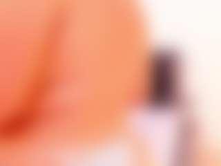 Live cam show with Alessia - Blonde Hair MILF on fuklive.com