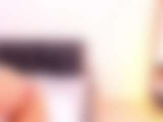 Live cam show with Alessia - Blonde Hair MILF on livesuperchat.net
