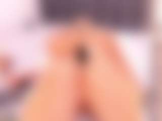 Live cam show with Alessia - Strip Mature on CamSodaAdn