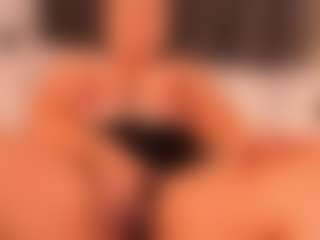 Live cam show with Alessia - Blonde Hair MILF on Milfs Live