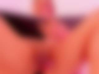 Live cam show with Alessia - Blonde Hair on livesuperchat.net