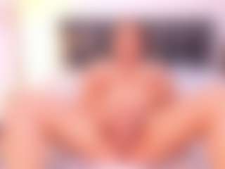Live cam show with Alessia - Public on Mixed Magazine Live