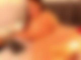 Live cam show with Alessia - Middle Aged on Soda Cam