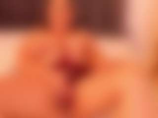 Live cam show with Alessia - Blonde Hair Middle Aged on hornycams.live