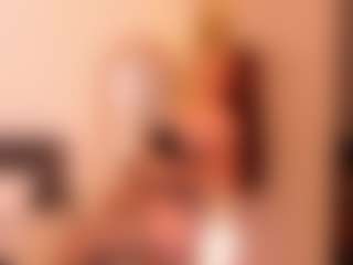 Live cam show with Alessia - Middle Aged on madthumbs