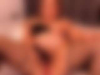 Live cam show with Alessia - Mature on madthumbs