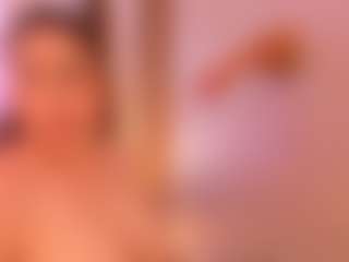 Live cam show with Alessia - Curvy MILF on thefappeningchat.com