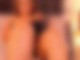 Live cam show with Alessia - Middle Aged on CamSextacy