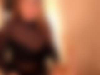 Alessia MILF webcam performer live streaming