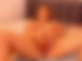 Live cam show with Alessia - Public Mature on Dare Cams
