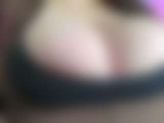 bigbittiesandfun's Live Sex Cam Show