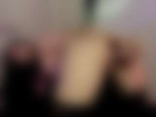 Live cam show with Saraa-fox - Athletic on Latina Girls