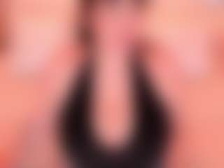 Live cam show with AbbyHertsson - Facial on Gym Cam Girls