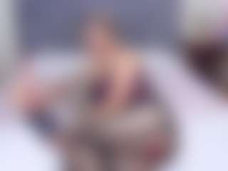 chanell-mkain MILF webcam performer live streaming