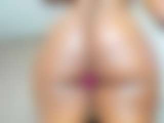 Live cam show with GENESISSANDOVAL - Control on Camming Site