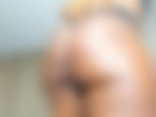 Live cam show with GENESISSANDOVAL - Brown Eyes Mature on TeamSkeetLive