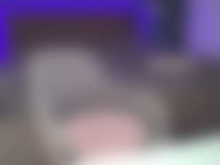 KristalNight MILF webcam performer live streaming