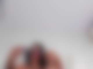 Live cam show with MiaShichell - Striptease on fapnchat