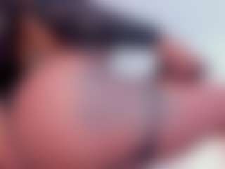 Live cam show with MiaShichell - Deepthroat on Free Soda