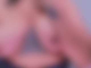 Ashleey18's Live Sex Cam Show