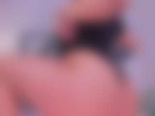 Live cam show with Ashleey18 - Muscle on CamSodaAdn
