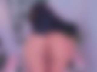 Ashleey18's Live Sex Cam Show