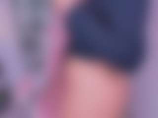 Ashleey18's Live Sex Cam Show