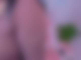 Live cam show with Ashleey18 - Glasses on SpunkLive