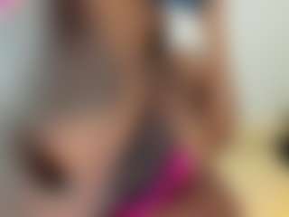 Live cam show with NATALIE-PARKER - Ebony Teen (18+) on AdultVida.com